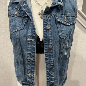 Mossimo Distressed Jean  vest size M